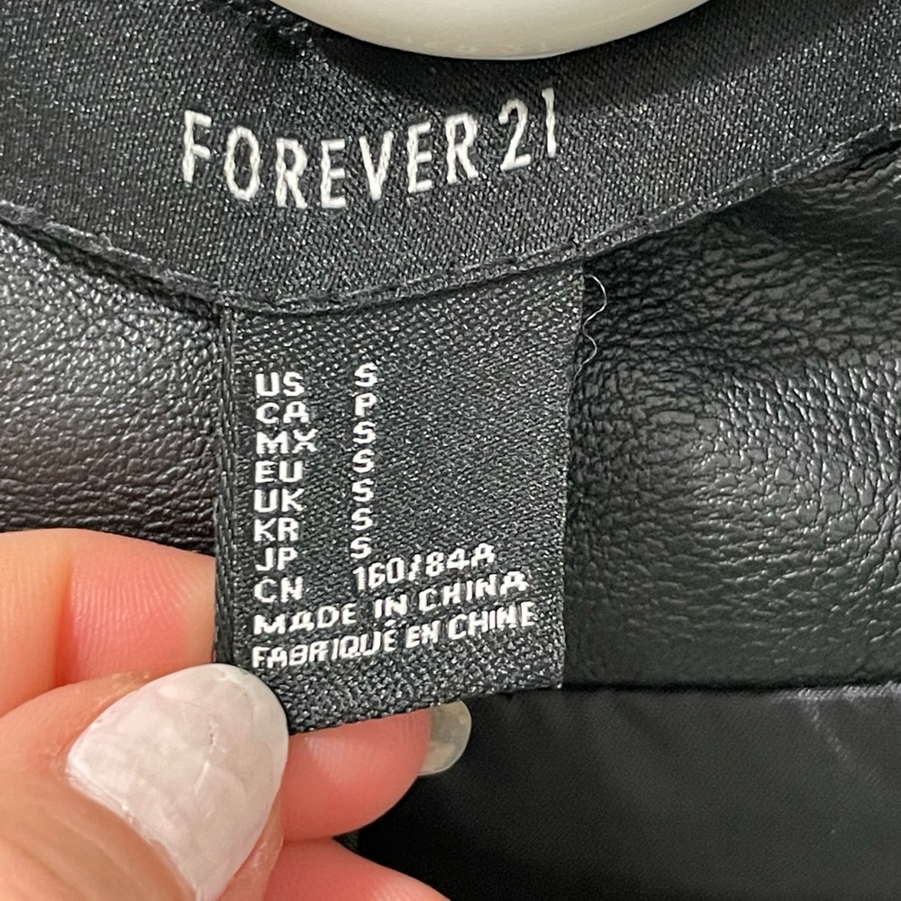 Forever 21 Black Quilted Faux Leather Moto Jacket - Picture 2 of 9